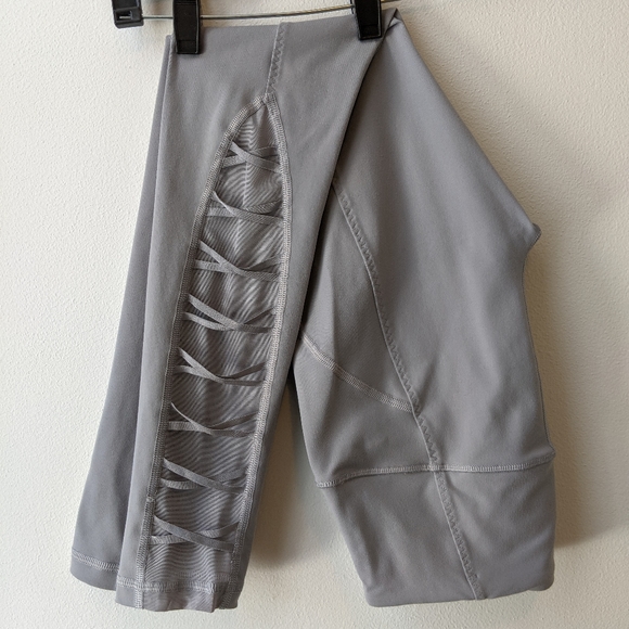 Victoria's secret Victoria sport crisscross mesh leggings - Picture 3 of 6